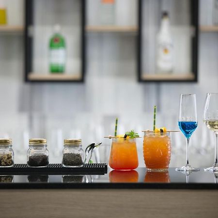 Zealax Hotel & Residence Γιανγκόν Εξωτερικό φωτογραφία