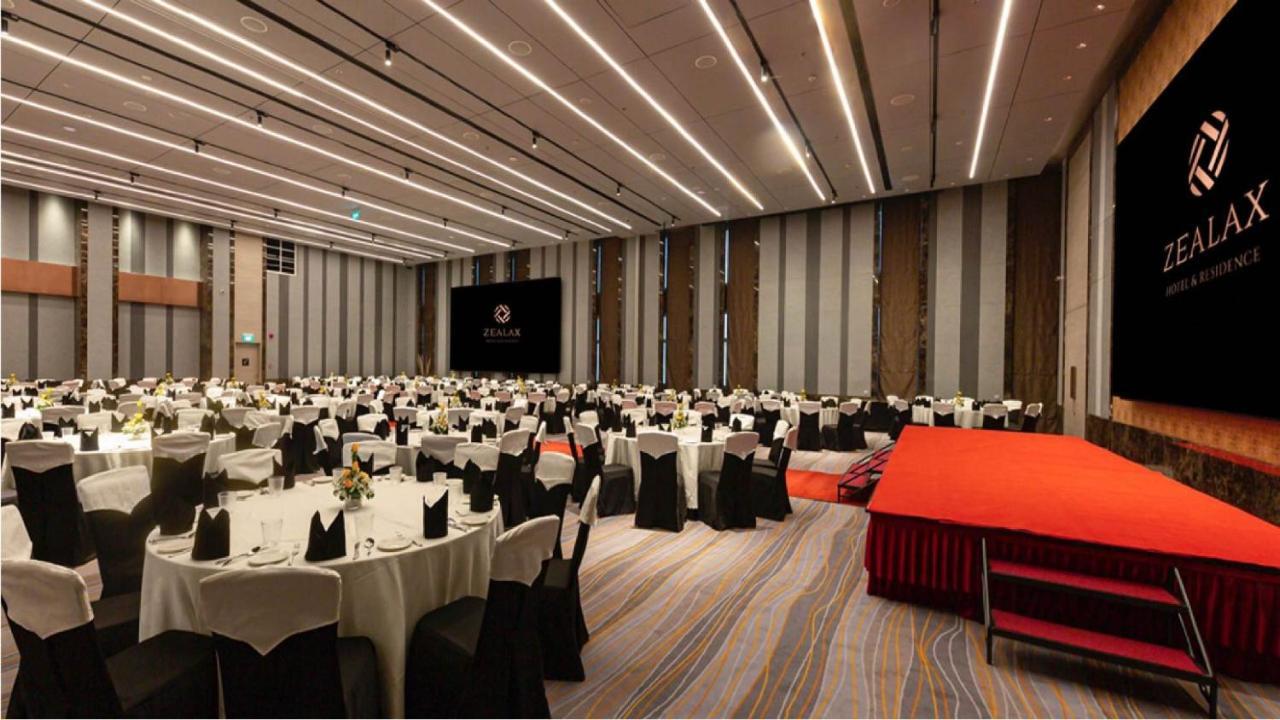 Zealax Hotel & Residence Γιανγκόν Εξωτερικό φωτογραφία
