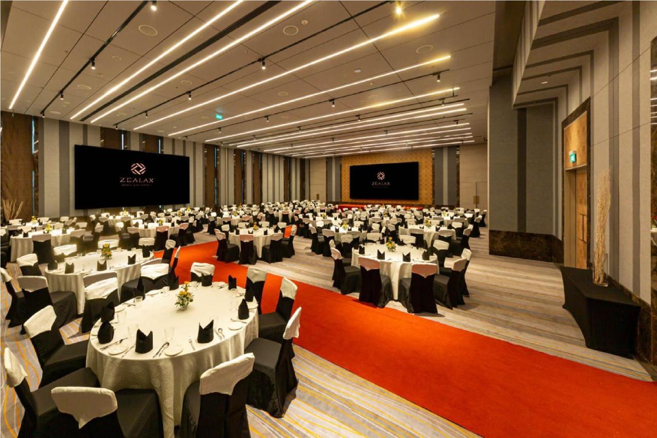 Zealax Hotel & Residence Γιανγκόν Εξωτερικό φωτογραφία